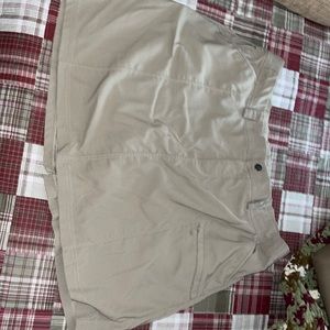 Duluth trading post skort